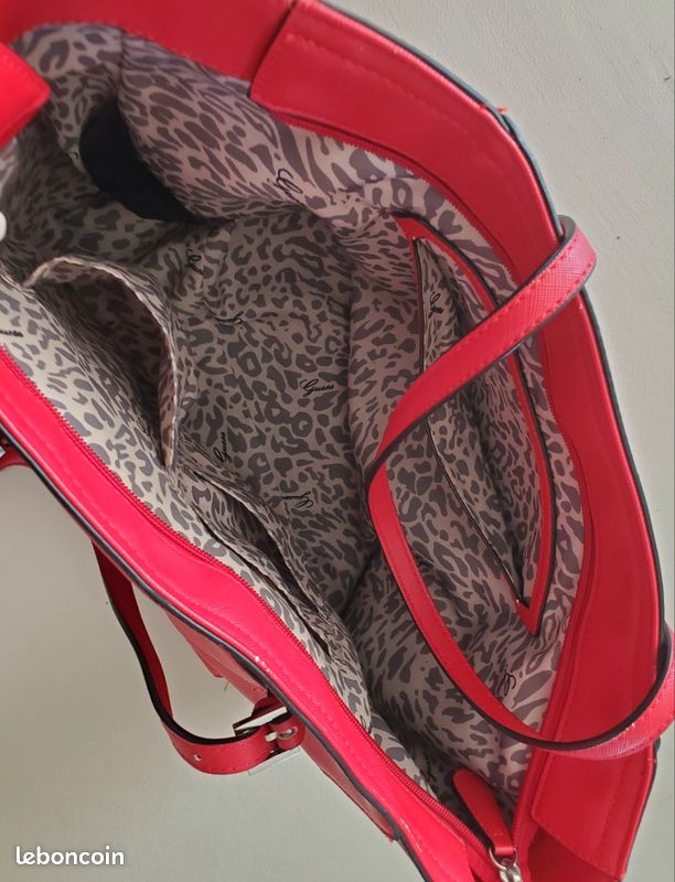 👜 Sac cabas GUESS rouge – intérieur léopard 🐆 (image 2)