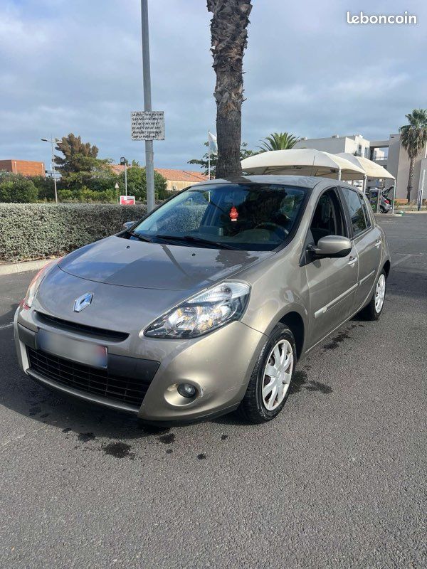 Clio 3 dynamique TOMTOM Voitures