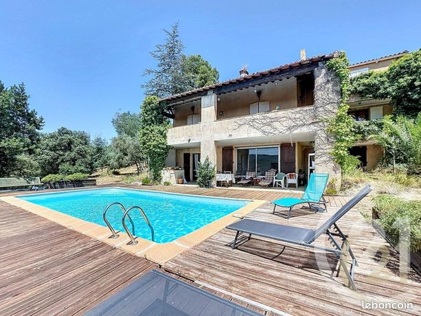 Villa 7 pièces 282 m²