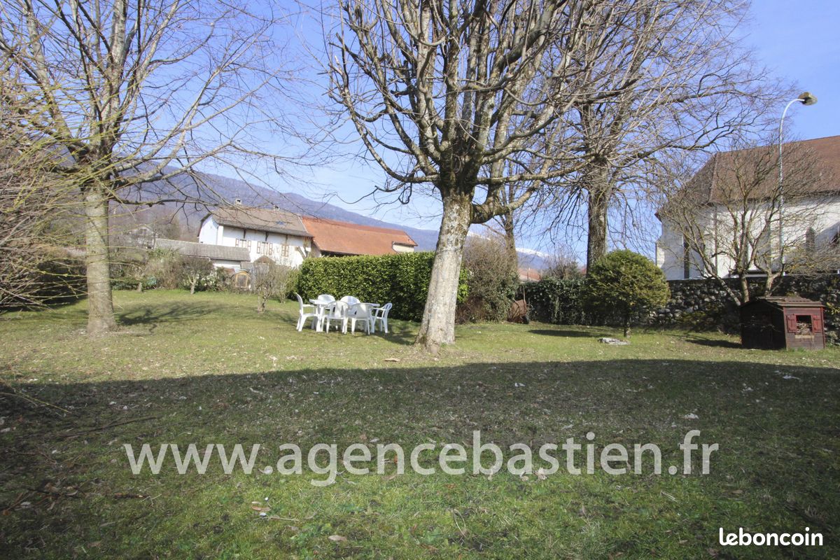 Maison 7 pièces 169 m² · à Péron · 169 m² · 850 000 €
