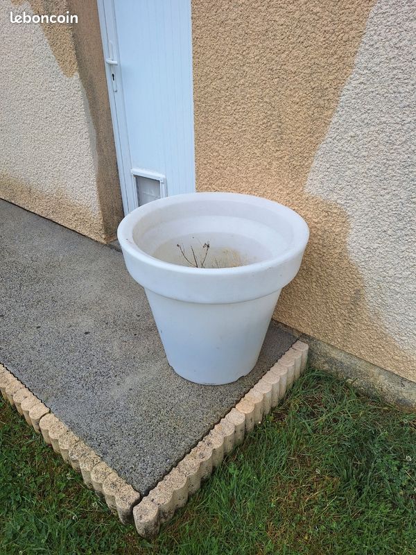 Grand pot à fleur extérieur blanc (image 2)