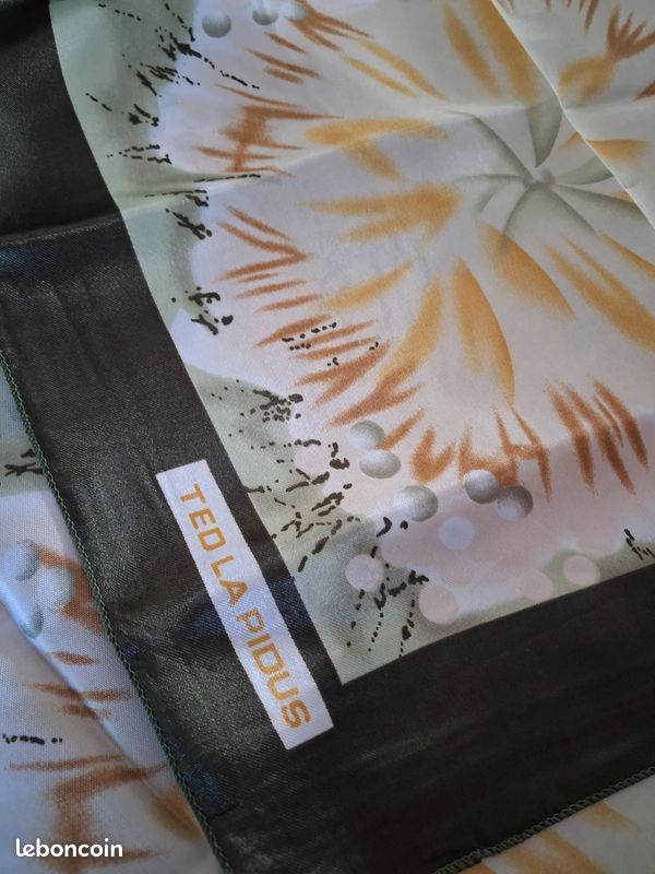 Foulard fleurs papillons ted lapidus (image 5)