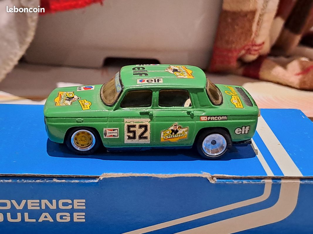 Voiture du rallye de Monté Carlo de 1969 RENAULT 8 Gordini n°89
