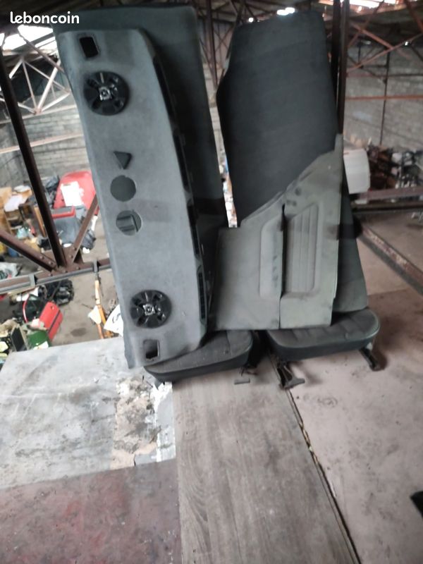 Sièges avant et arriere plus planche arrière et un panneau arrière bmw E30 (image 2)