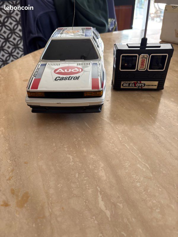 Audi 5022200441 S1 e-tron Quattro RC Voiture télécommandée 4WD Drift
