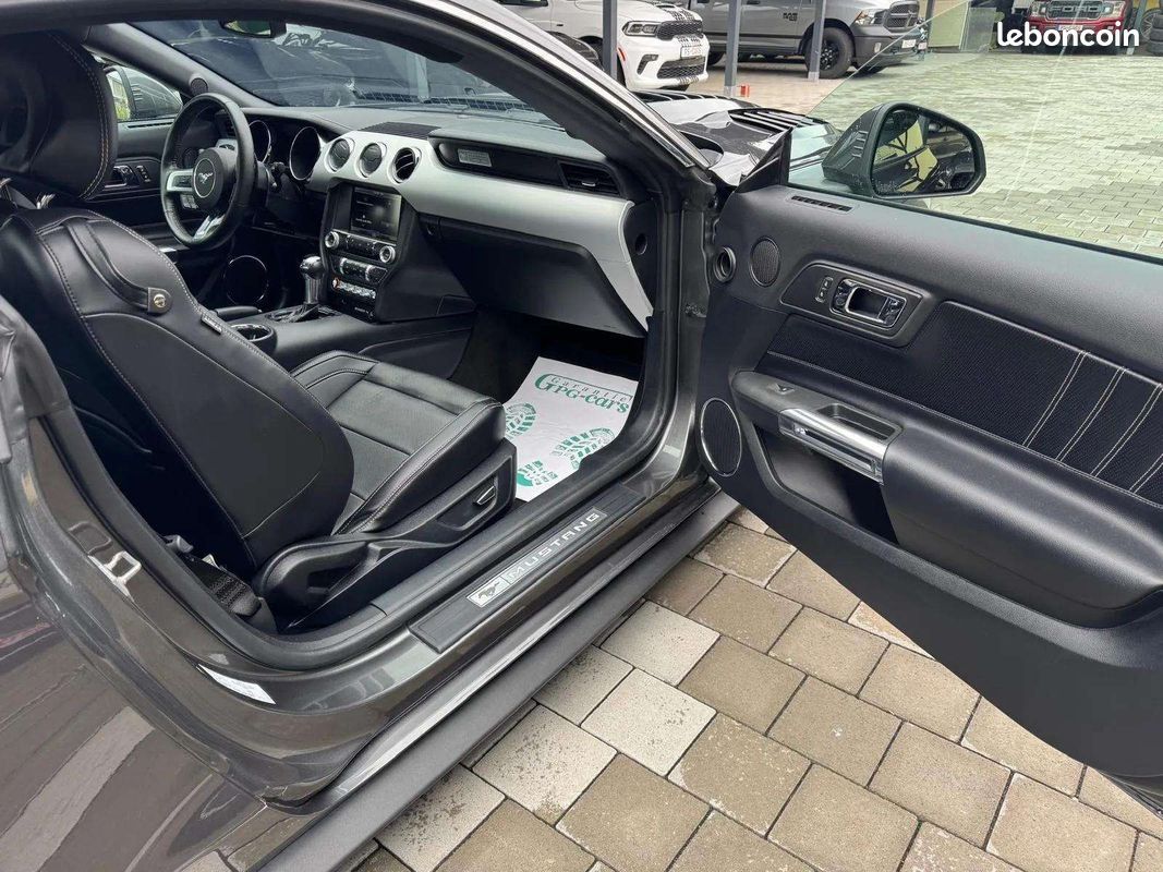 FORD Mustang GT * V8 5.0 * 421 ch * BVA * Faible Kilométrage * Cuir (image 10)