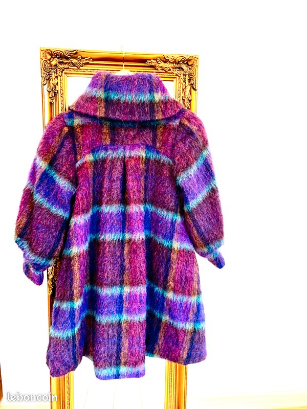 Manteau élégant pour enfant de 140 cm, signé Ana Sui. Un modèle unique aux détails soignés, de la doublure aux boutons, qui saura séduire par son style raffiné et son élégance intemporelle (image 19)