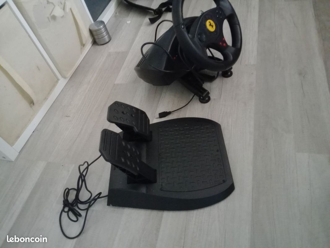 Volant et pédalier thrustmaster Ferrari gt pc/ps3 (image 2)