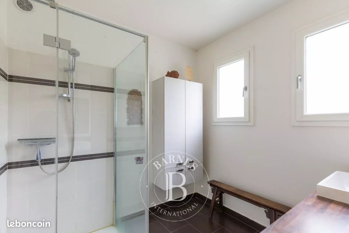 Propriété 9 pièces 208 m² (image 10)