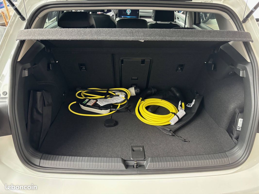 VOLKSWAGEN Golf 1.5 eHybrid 204 DSG6 VW Edition (image 7)