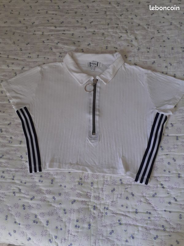 T shirt (image 2)