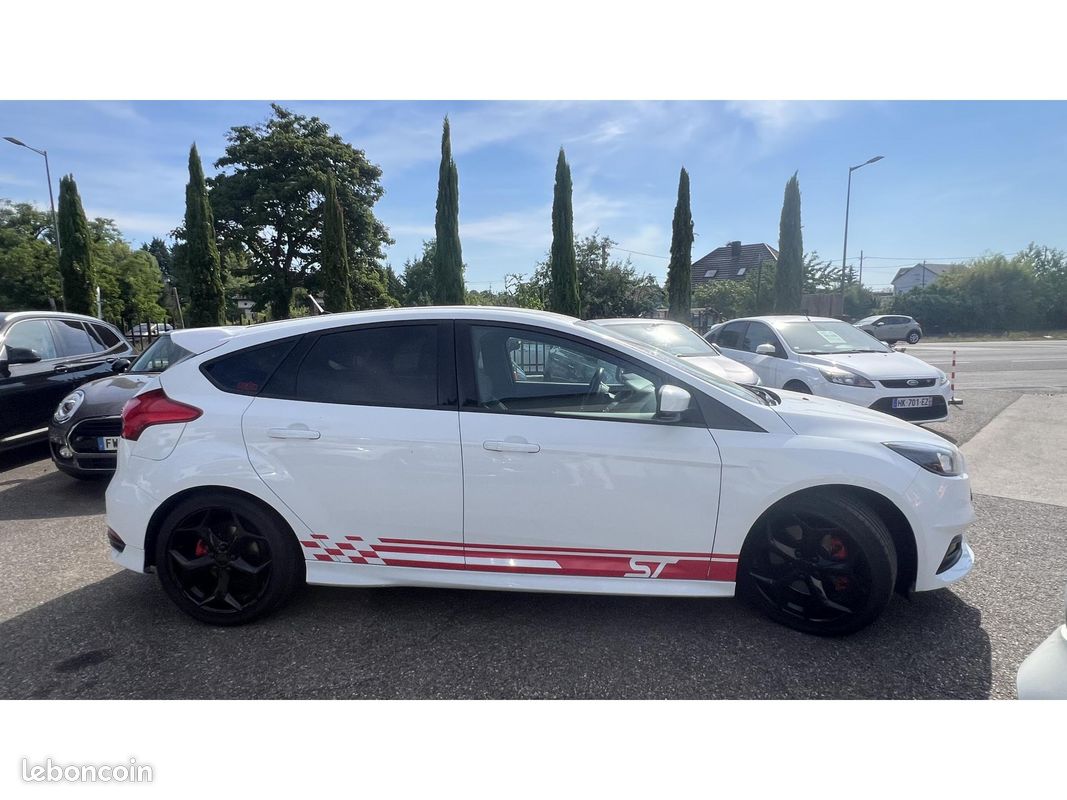 FORD FOCUS ST 2.0 SCTi 250 - ENTRETIEN FORD - GARANTIE 12 MOIS (image 5)