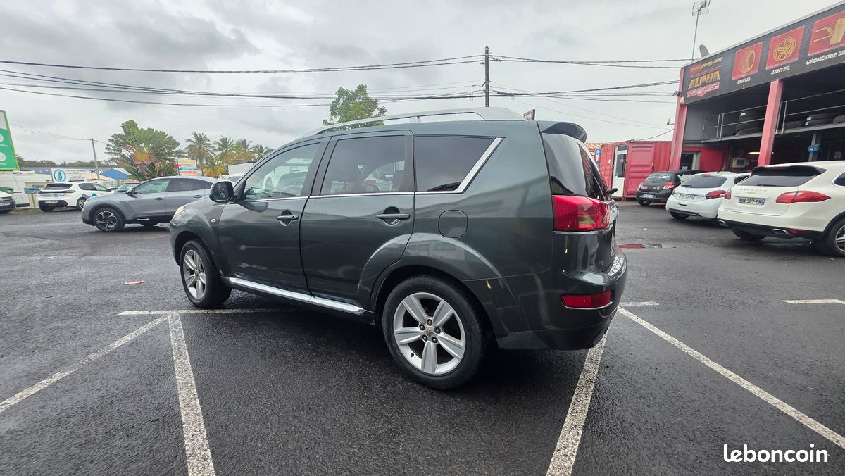 Peugeot 4007 2.2l Hdi 156cv à 6490e ( 7places / 4x4 / Parfait etat ) (image 3)