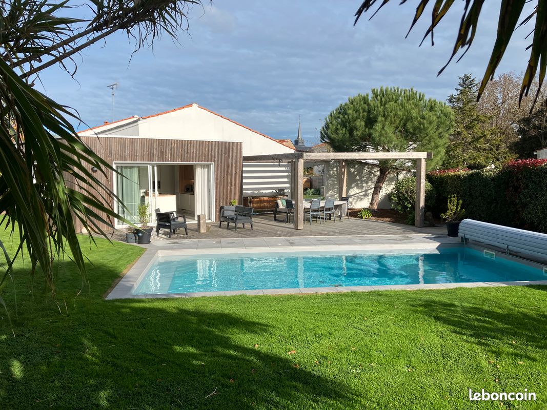 Maison 5 pièces 167 m² · à Le Fenouiller · 167 m² · 58 000 €