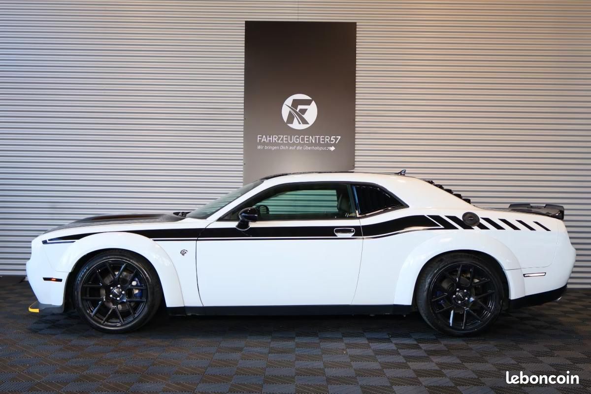 Dodge Challenger R/T HEMI 5.7L/ WIDE BODY/CIEL ÉTOILÉ (image 3)