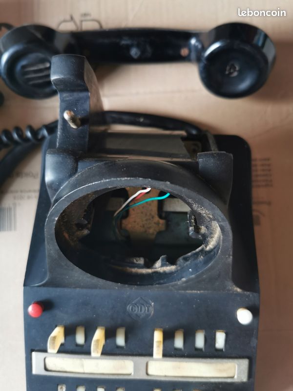 Téléphone ancien standard - Collection