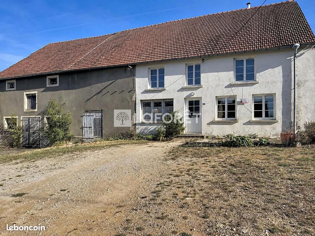 Maison 2 pièces 68 m² · à Millières · 68 m² · 65 000 €