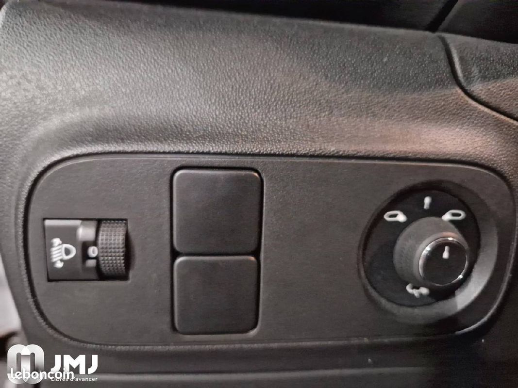 CITROEN C3 PureTech 83 S&S BVM5 Feel Pack (image 16)