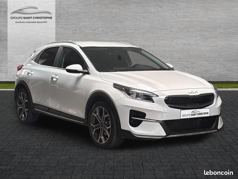 Kia XCeed 1.6 GDi 105ch + Plug-In 60.5ch Black & White Edition DCT6 MY22 (image 8)