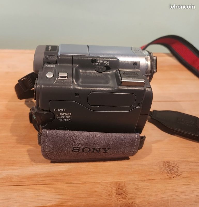 Caméscope Sony Handycam DCR-TRV14E MiniDV + Housse + Accessoires (Sans câble/batterie) (image 4)