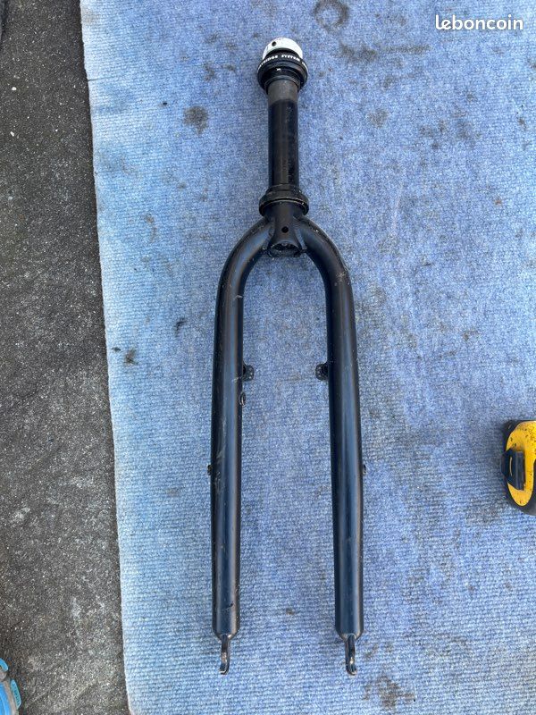 Fourche De Vélo Rigide - Frein En V - Noir - NEUF - Pour VTT / MTB
