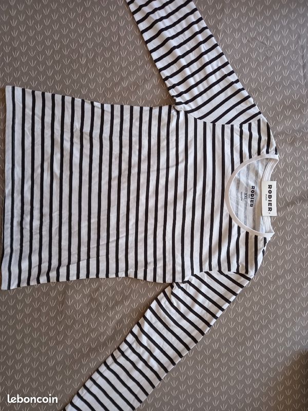 T-shirt (image 1)