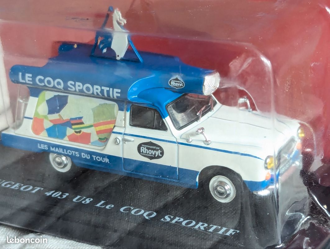 PEUGEOT 403 GENDARMERIE Controle Vitesse Diorama Route Bleu - Ixo