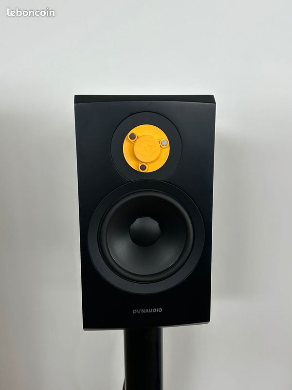 2x Enceintes Dynaudio Emit 20 II Ampli Advance Playstream A5