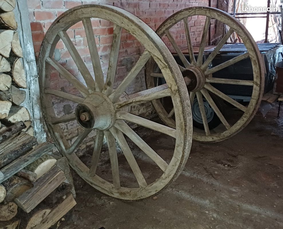 Essieu, roues en bois cerclées métal (image 1)