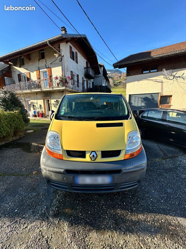 RENAULT Trafic II 1L9 dCi 100cv 85 000Km (d’origine) 9 places (image 1)