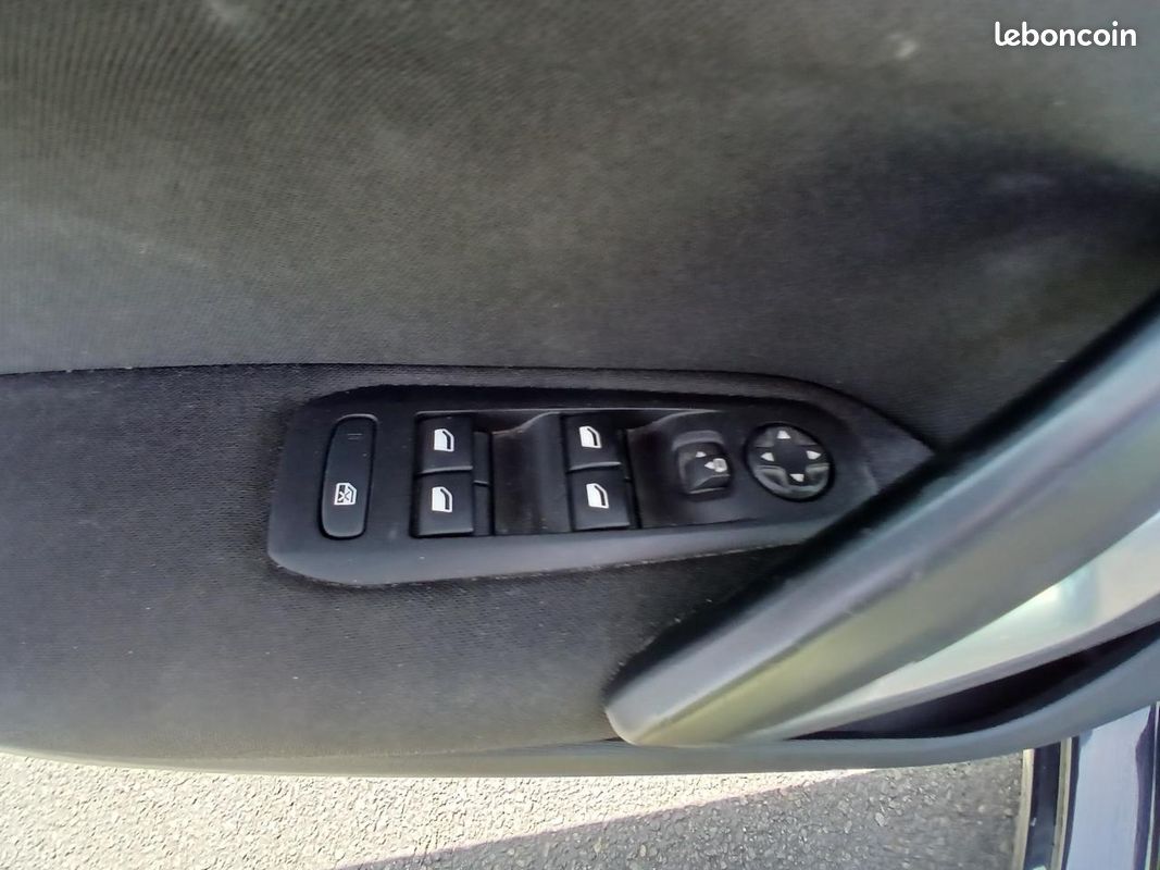 PEUGEOT 308 1.2i PureTech 12V S&S - 110 II 2013 BERLINE Style PHASE 1 (image 15)