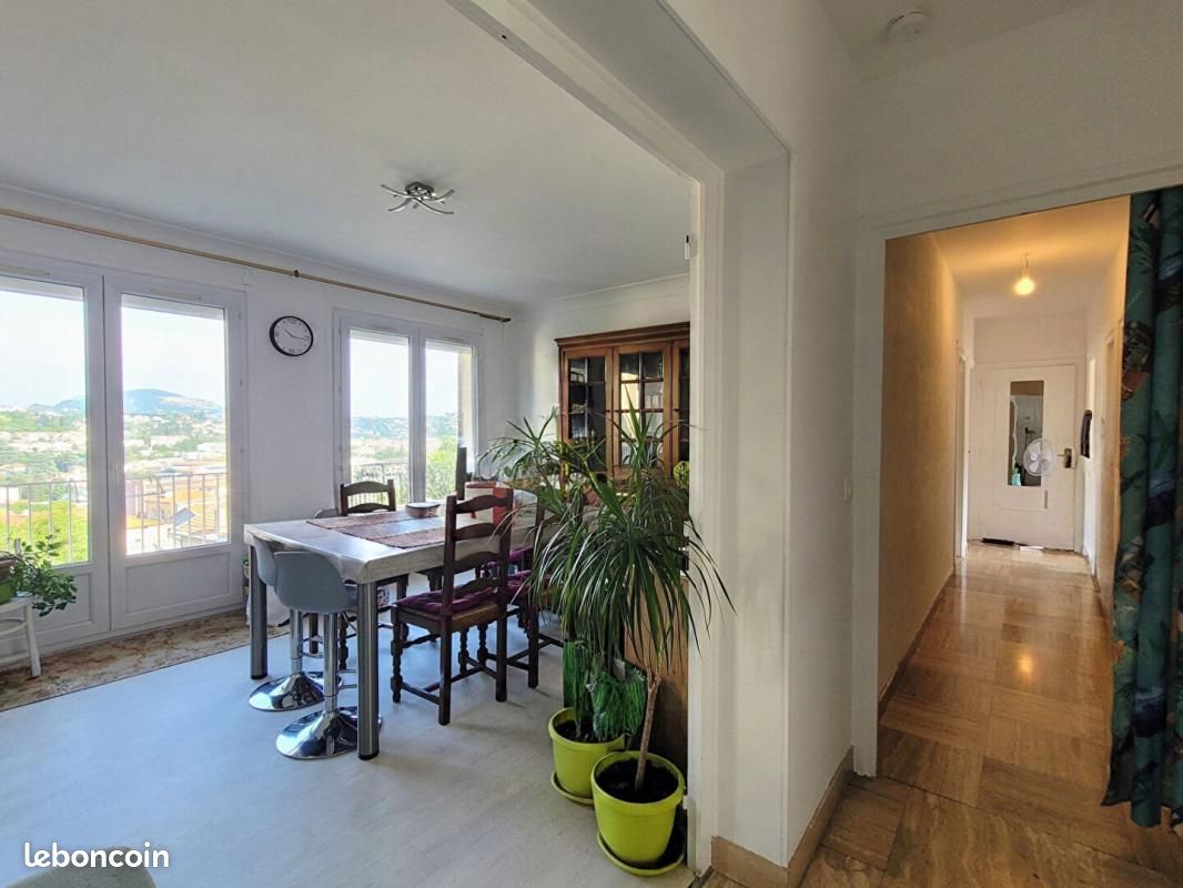 Appartement 4 pièces 94 m² · à Le Puy-en-Velay · 94 m² · 141 000 €