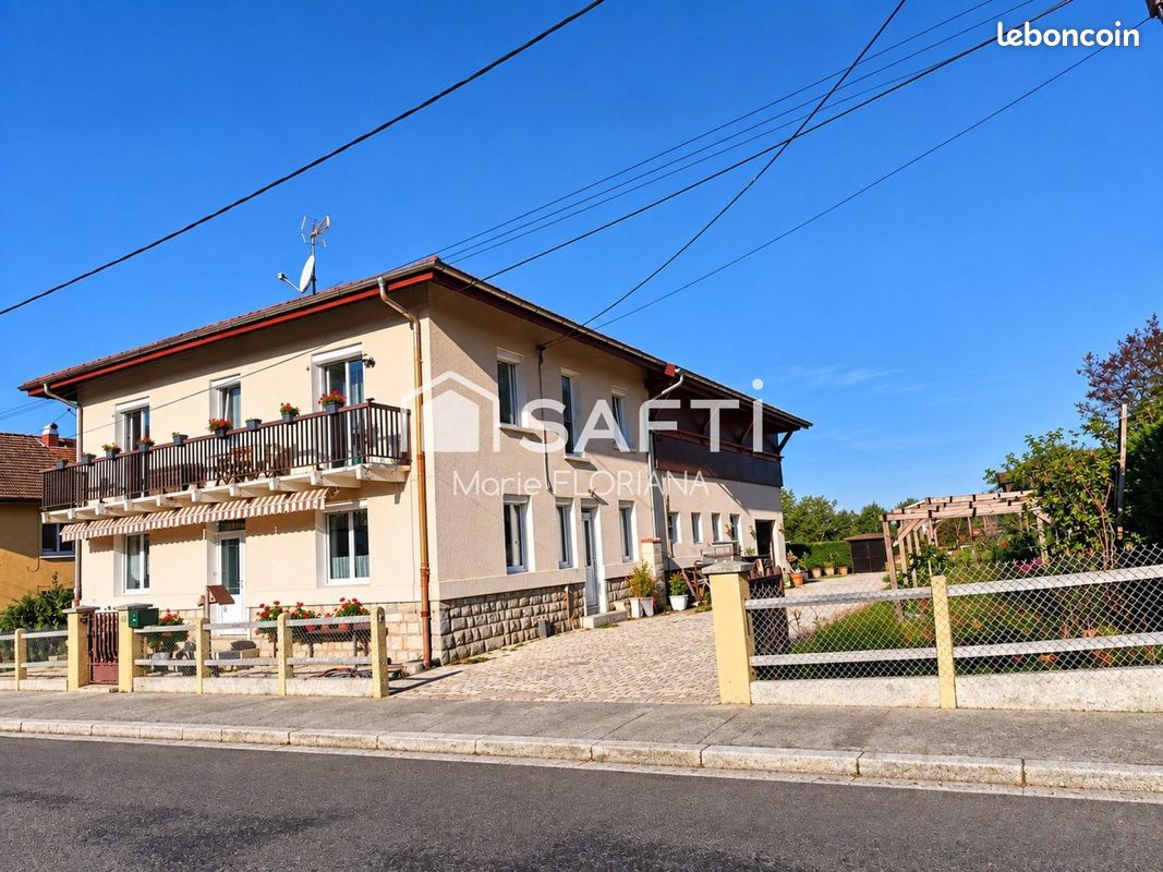 Maison 5 pièces 188 m² · à Larrivoire · 188 m² · 250 000 €