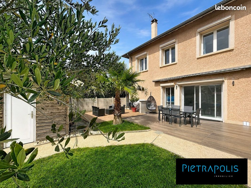 Maison 5 pièces 133 m² · à Vaulx-en-Velin · 133 m² · 619 000 €