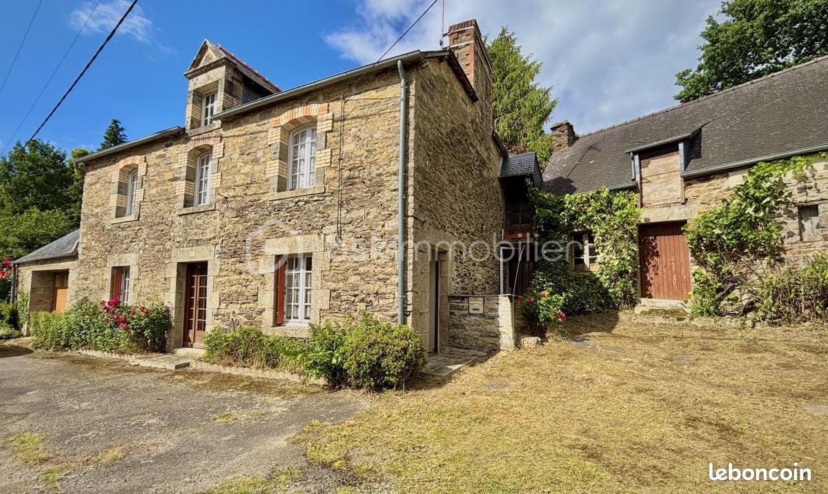 Maison 4 pièces 118 m² · à Forges de Lanouée · 118 m² · 136 000 €