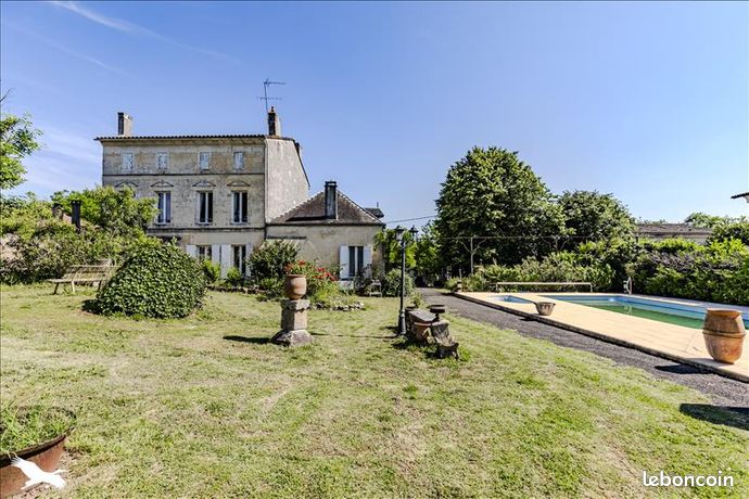 Maison 7 pièces 257 m²