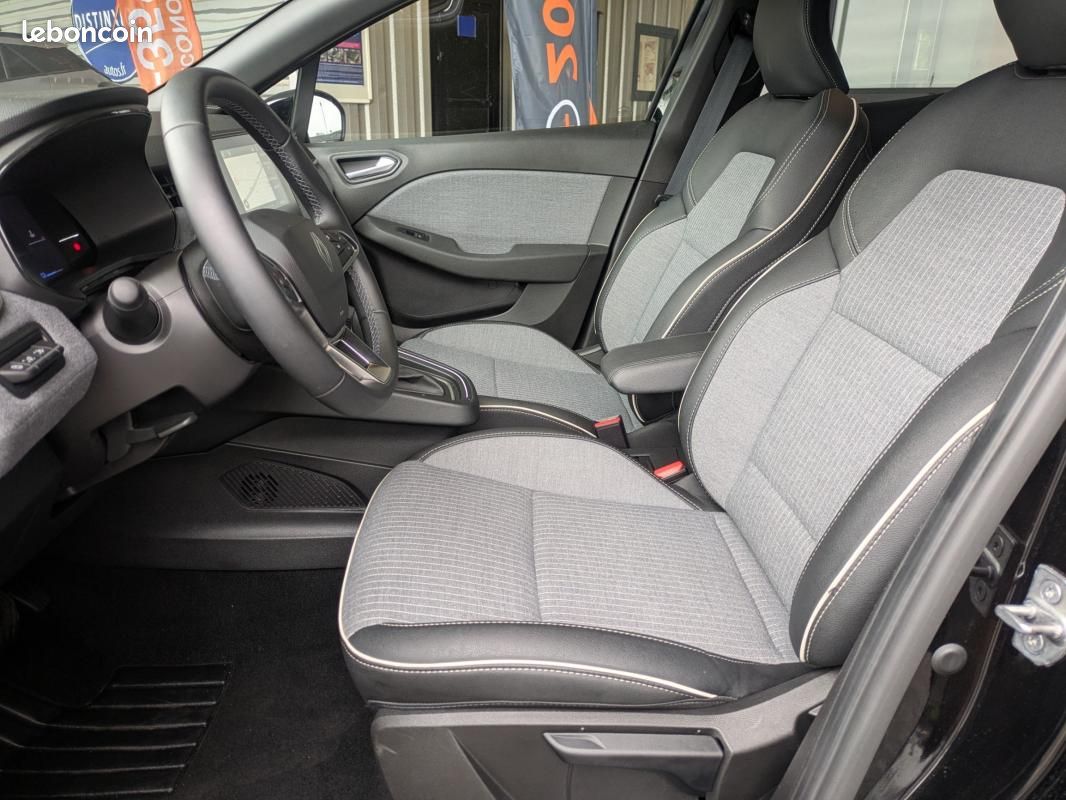 Renault Clio V E-TECH FULL HYBRID 145CH GSR2 TECHNO (image 8)