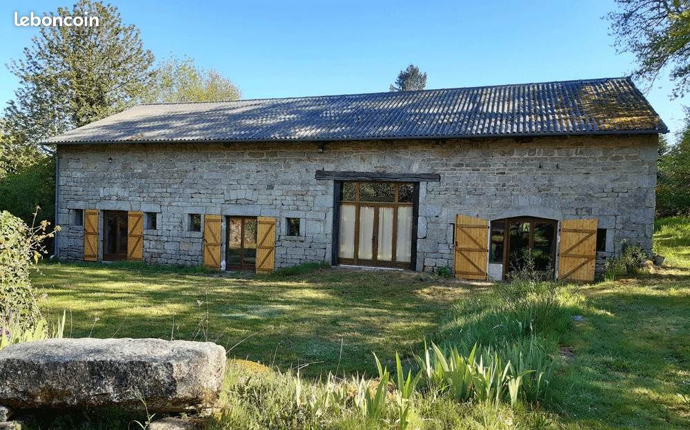 Maison 7 pièces 190 m² · à Saint-Pierre-Chérignat · 190 m² · 158 000 €
