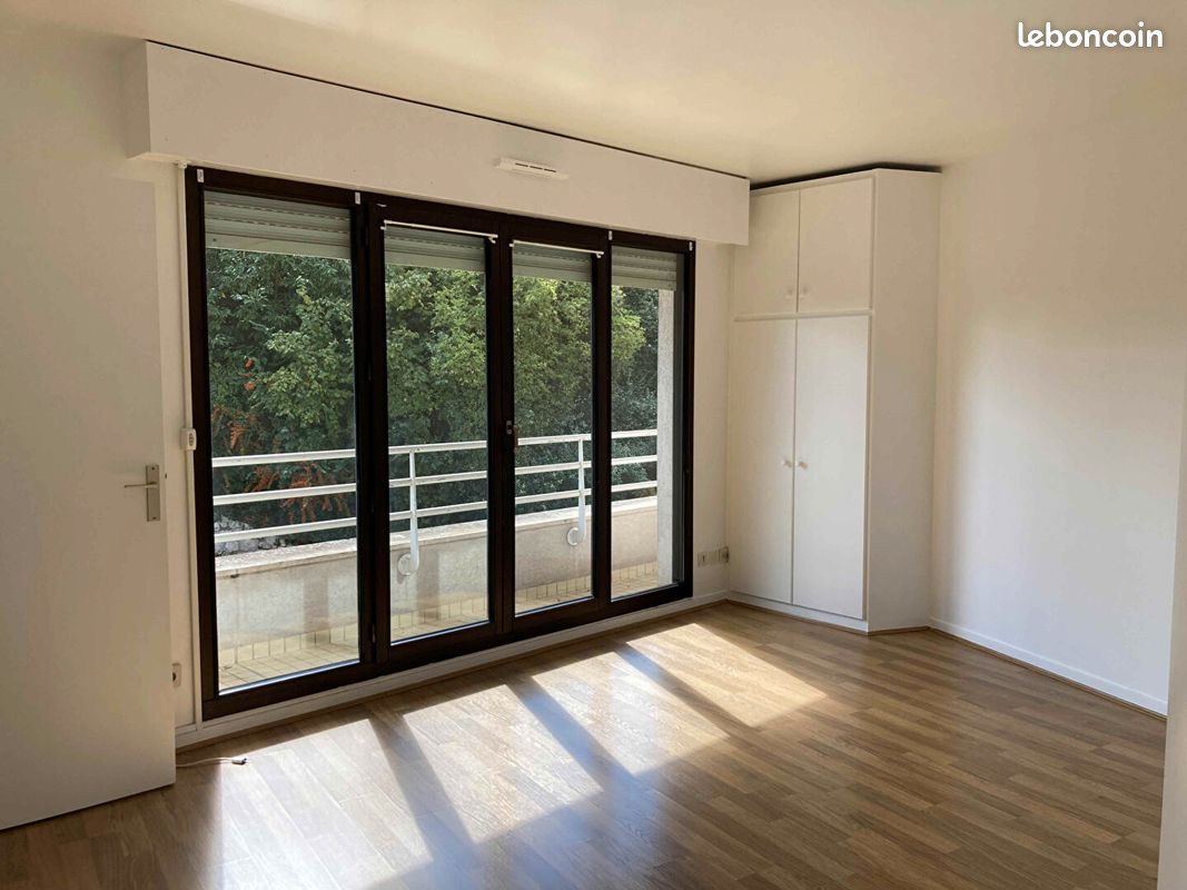 Appartement 1 pièce 26 m² · à Suresnes · 26 m² · 835 €