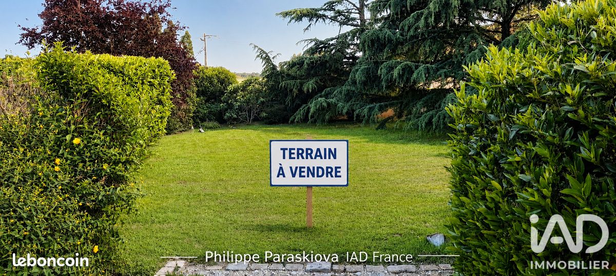 Terrain 600 m² · à Montluel · 600 m² · 153 000 €