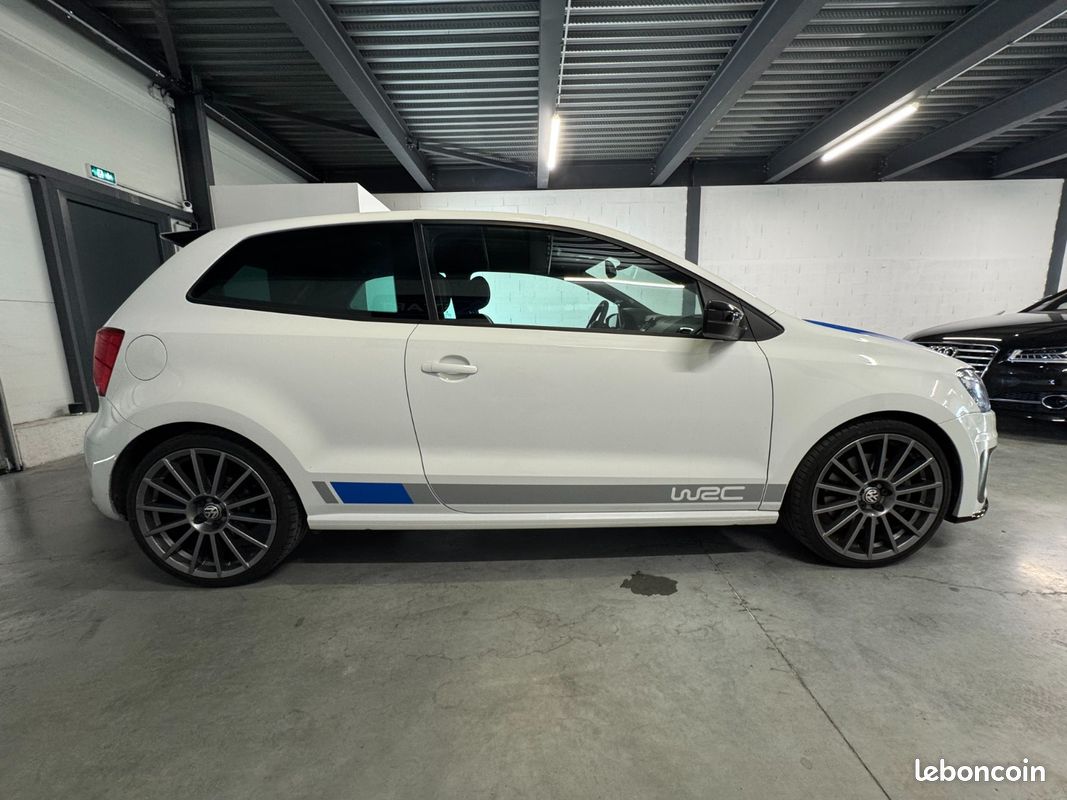 Volkswagen POLO V R WRC 220ch Limited Edition - 1901/2500 / SUIVI VOLKSWAGEN / SIEGES CHAUFFANTS / GPS / BLUETOOTH (image 9)