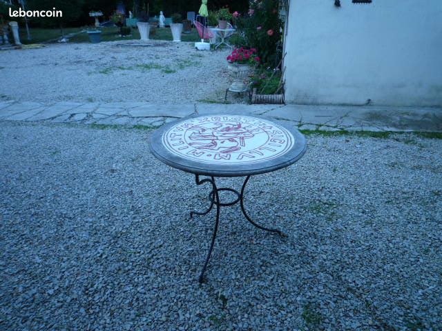 Table ronde fer forgé (image 1)