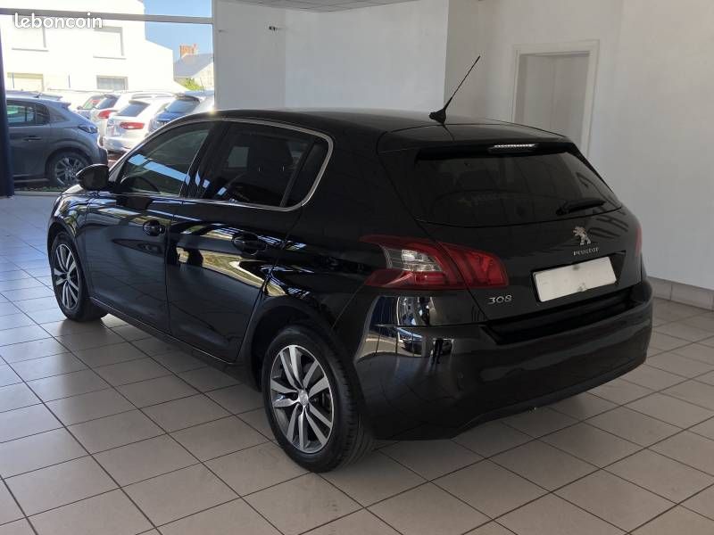Peugeot 308 1.5 BlueHDi 130ch S&S BVM6 Allure (image 9)
