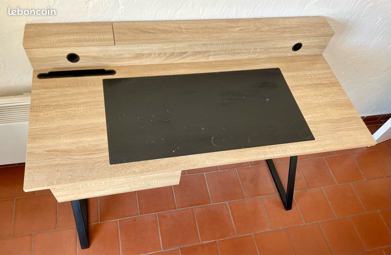 Bureau (image 2)