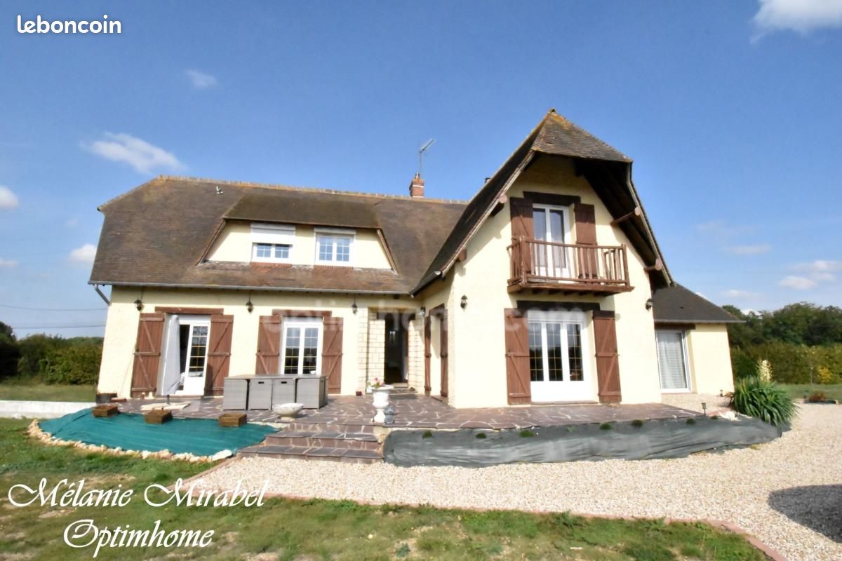 Maison 7 pièces 176 m² · à Mesnils-sur-Iton · 176 m² · 269 000 €