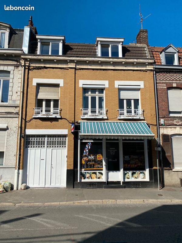 Immeuble 10 pièces 198 m² · à Loos · 198 m² · 450 000 €