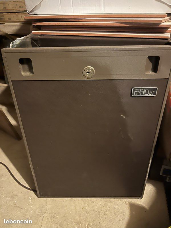 Mini bar (image 1)