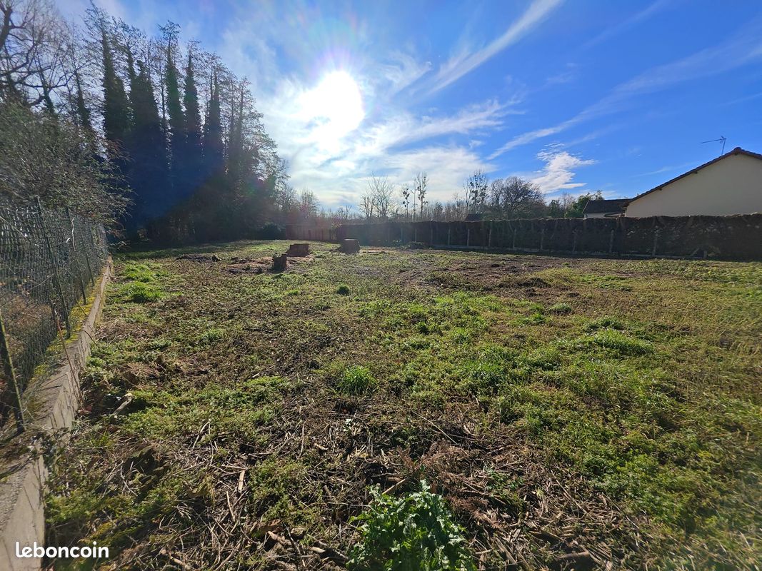 RARE — Terrain 2900m² — Constructible — Avec forêt + rivière — Hors lotissement · à Payns · 79 000 €