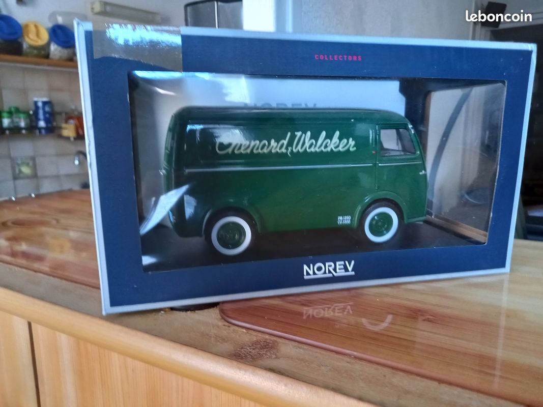 CHENARD & WALCKER Type CHV Fourgon 1946 1:18è (image 5)