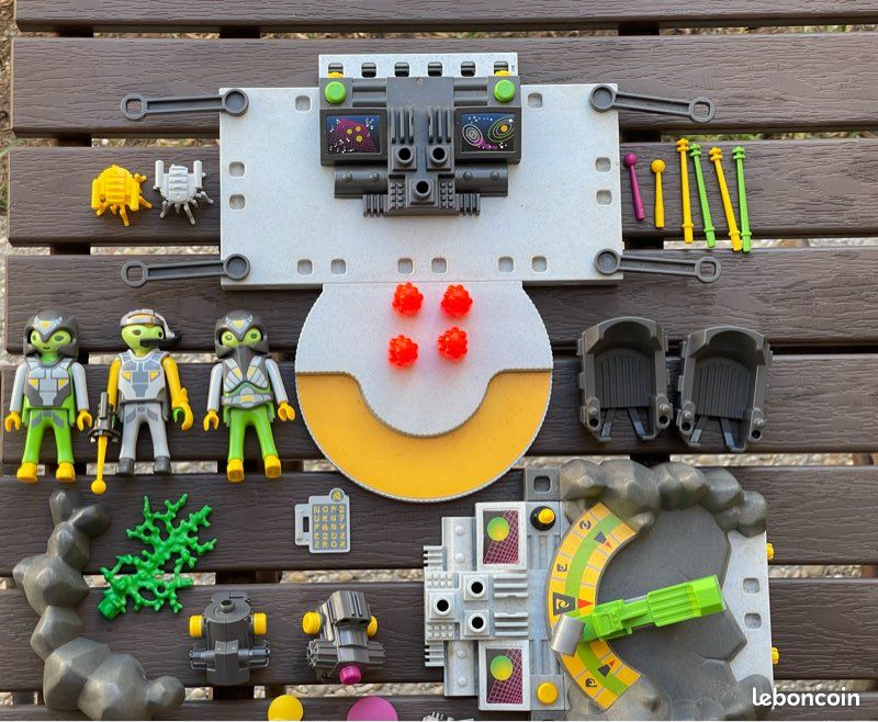 PLAYMOBIL 3280 Station Martiens Rare vintage Avec Boite EUR 30,00